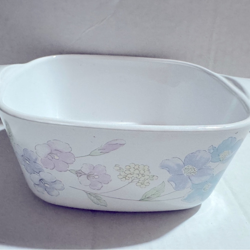 Vintage corning ware. - Picture 2 of 3